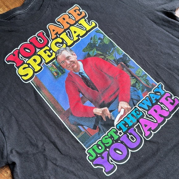 Mr Rogers You Are Special Licensed T-Shirt tee Size Large - Picture 2 of 5
